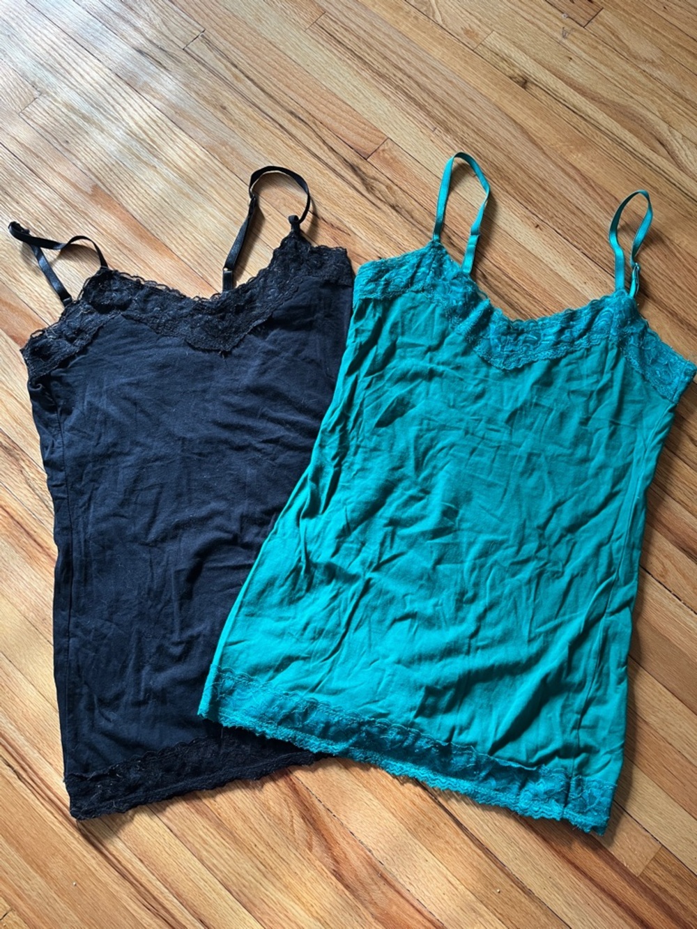 Lace Trim Camisole Tank Tops - Black & Green